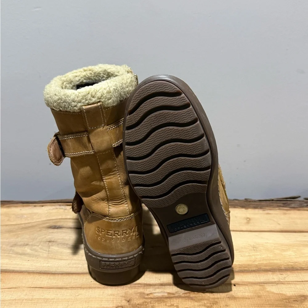 Sperry Saltwater Leather Duck Boot Faux Fur Cuff Size 7 A38